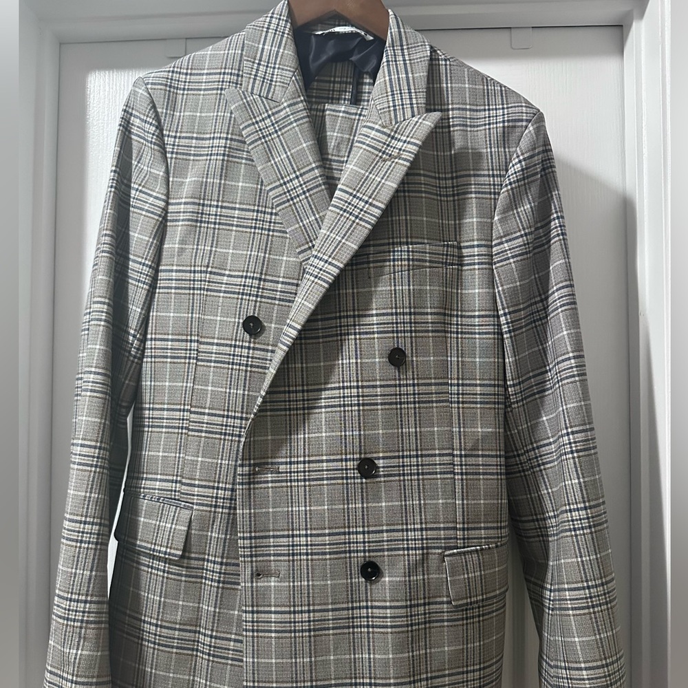 Zara double breasted suit 40R/34-30